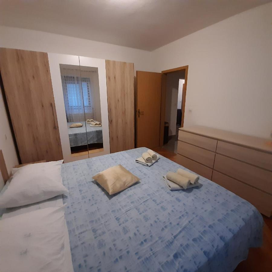 Apartman Nora Omiš Exterior foto