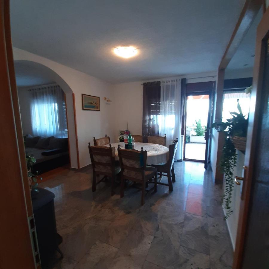 Apartman Nora Omiš Exterior foto